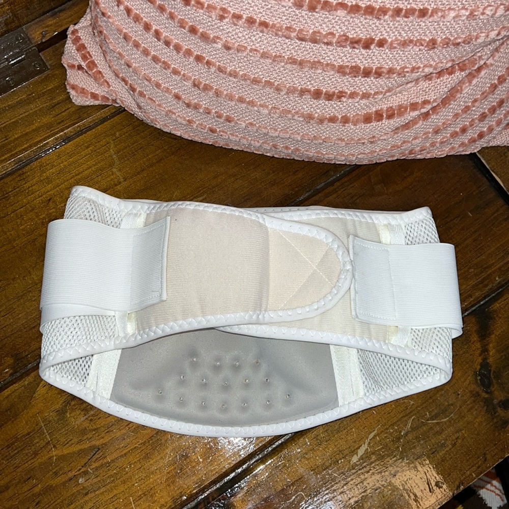 Futuro Comfort Stabilizing Back Brace in White- S/M‎